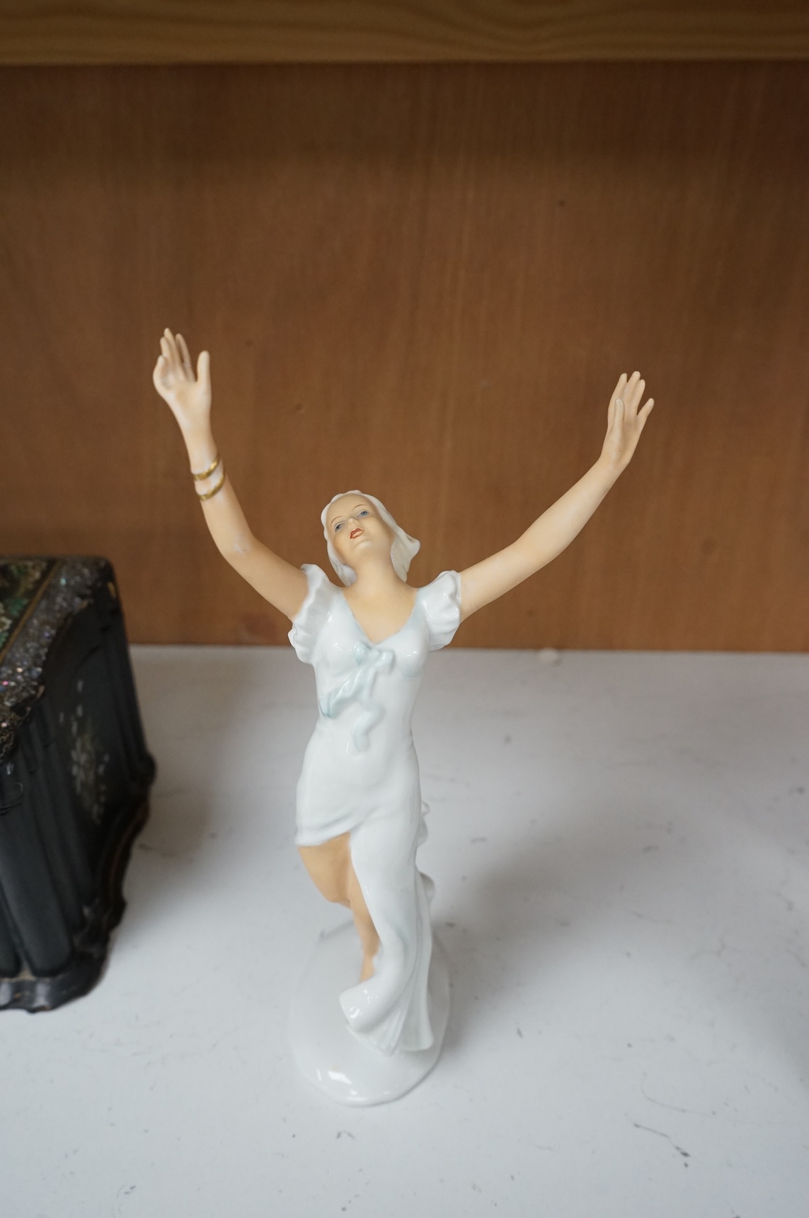 A German Art Deco figurine of a dancing lady, 27cm high